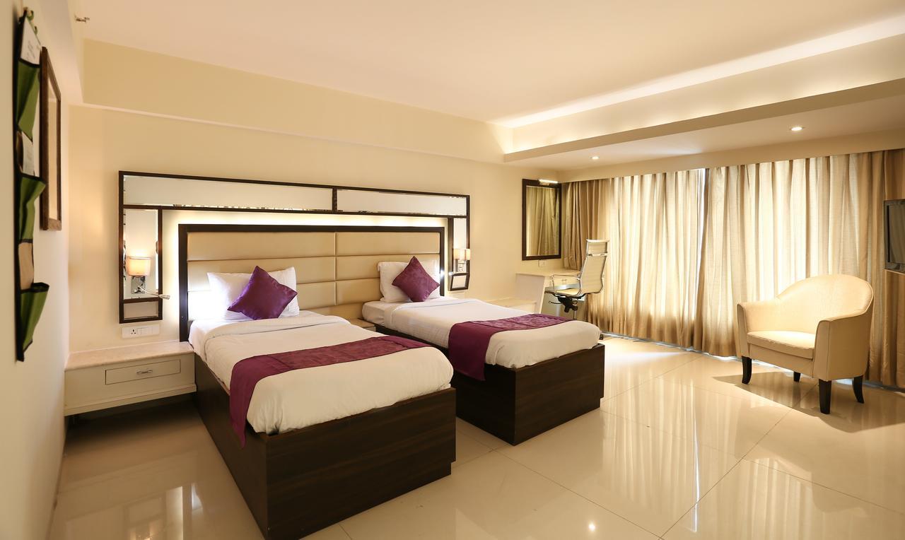 Treebo Tryst Metropolis Hyderabad Hotel Exterior photo