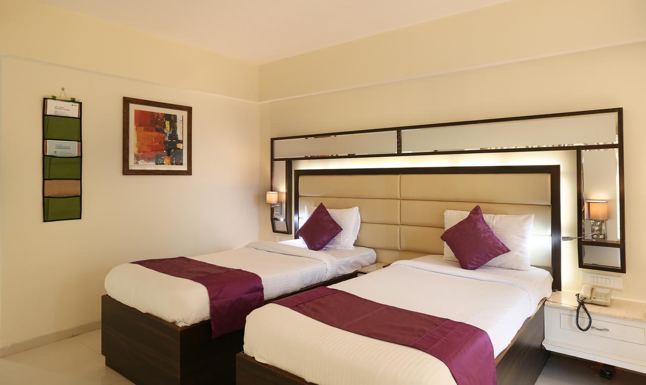 Treebo Tryst Metropolis Hyderabad Hotel Exterior photo